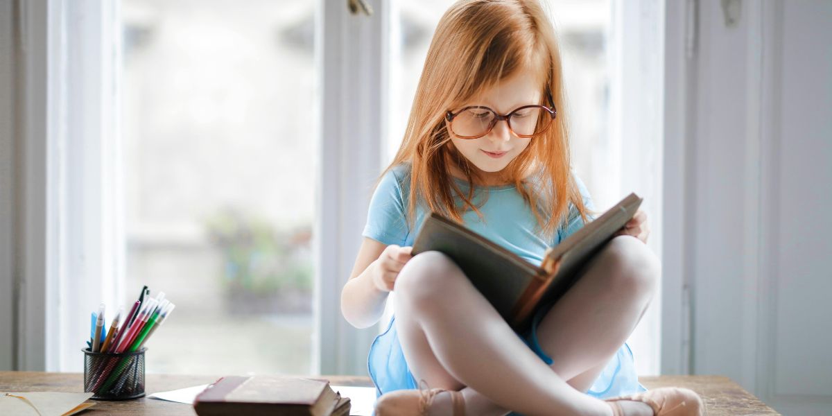3 Screen-free Bedtime Activities to Keep Your Child Calm and Engaged While Travelling