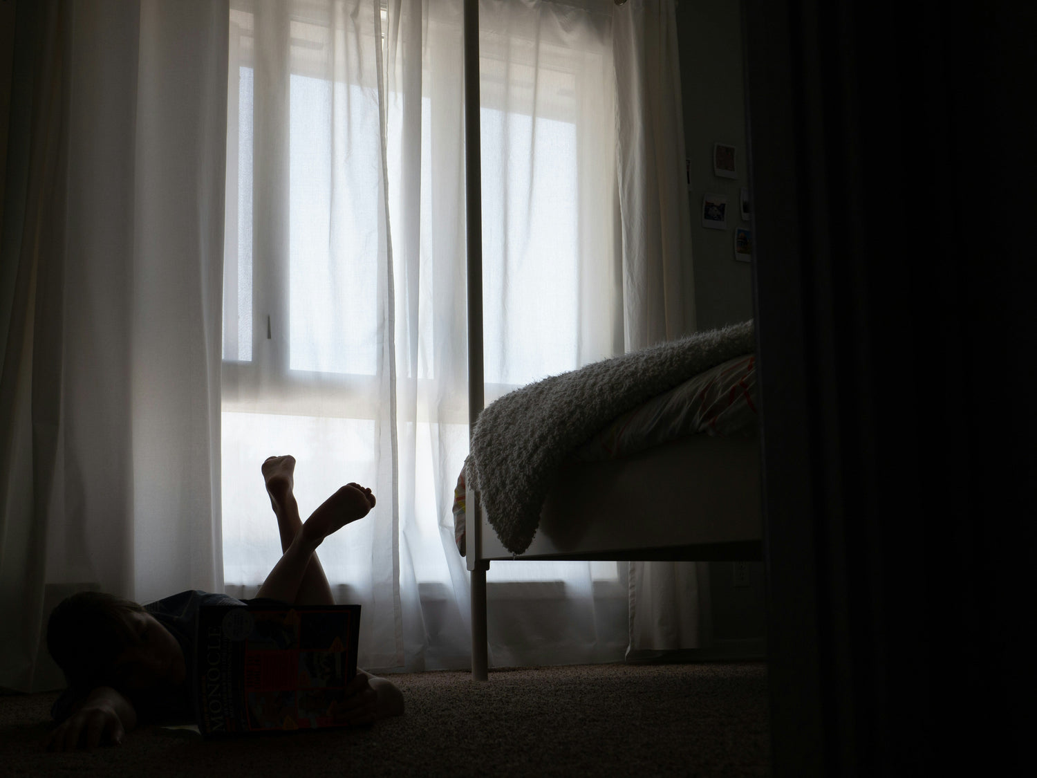 3 Quiet, Passive Ways to Keep Your Bedroom Cool, Dark and Calm Without Fans